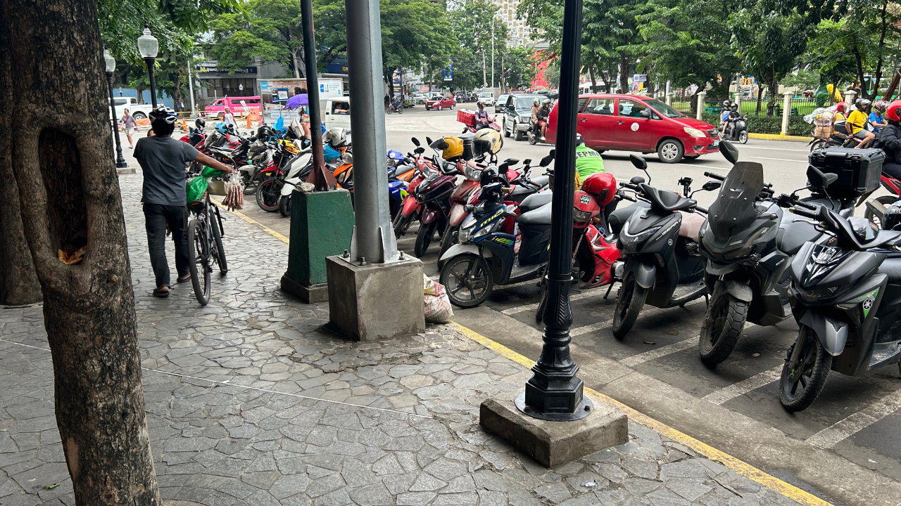 東南アジアはバイクが多い