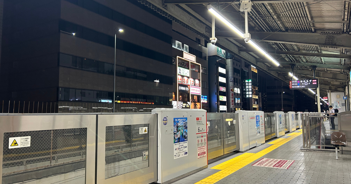 夜行バスに乗るため梅田に向かう
