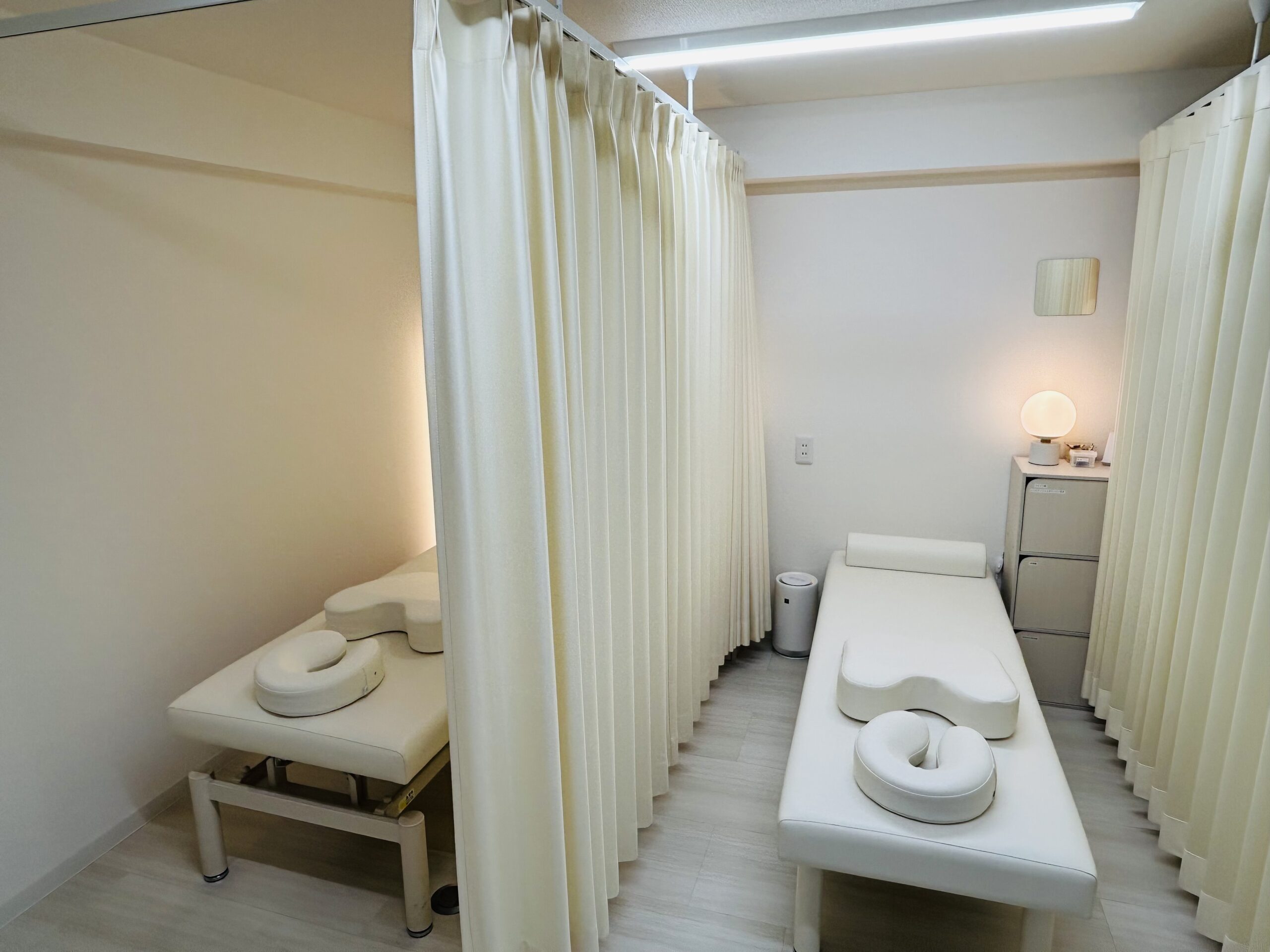 カーテンをオーダーカーテンに変更しました。